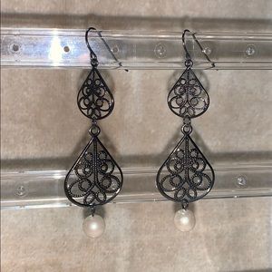 Vintage style pearl earrings
